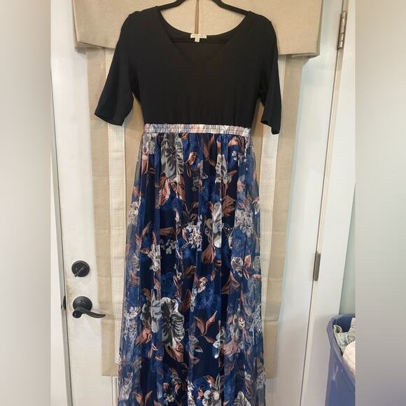 Kimi + Kai Maternity "Annabelle" V-Neck Mesh Print Maxi Dress size Small (b17) - Picture 6 of 6